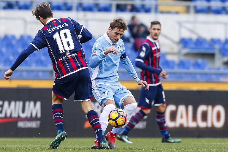 FOTO – Le immagini di Lazio-Crotone, rossoblù condannati all’Olimpico da Immobile