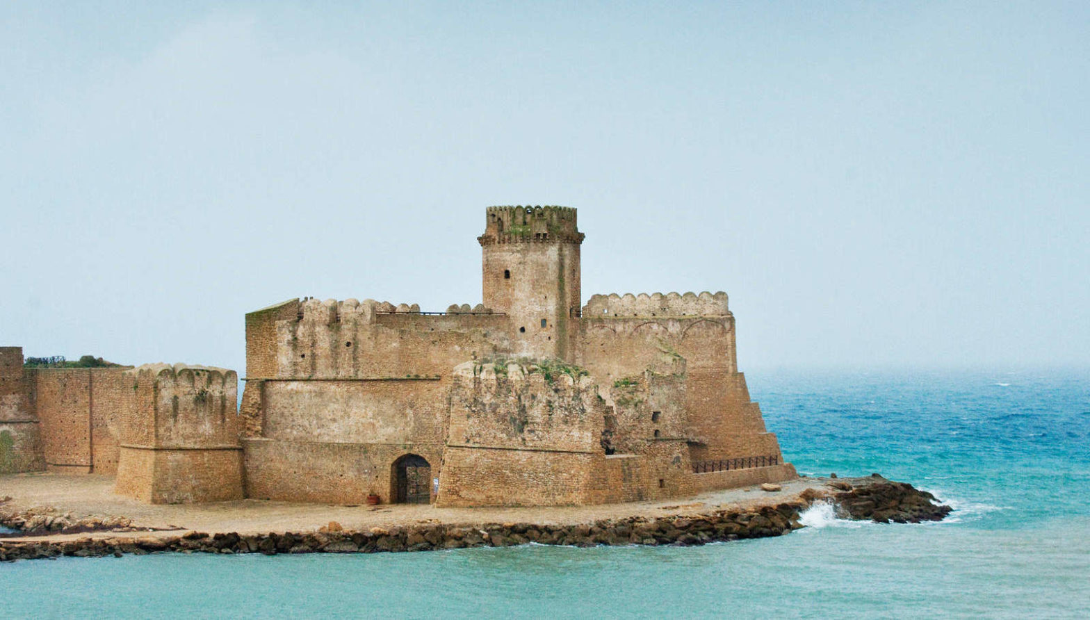 Fortezza Aragonese in Isola Capo di Rizzuto. Susan Wright for The New York Times calabria-landscape-1600 2.jpg