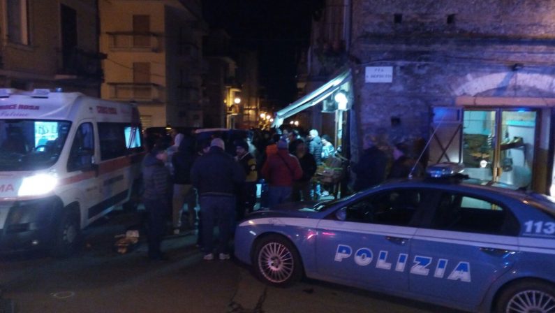 Sparatoria a Lamezia Terme, ucciso un uomo e ferito un bambino