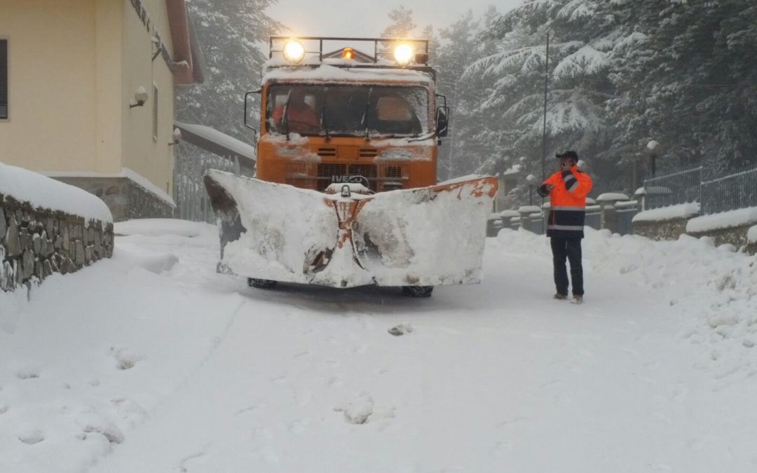 Spazzaneve in azione a Gambarie
