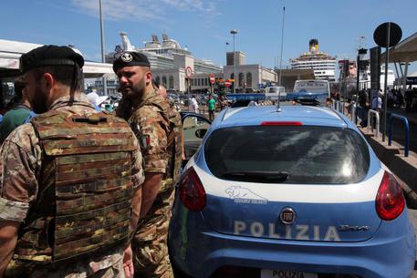 Controlli antiterrorismo, preso tunisino alla Frontiera Marittima di Napolii