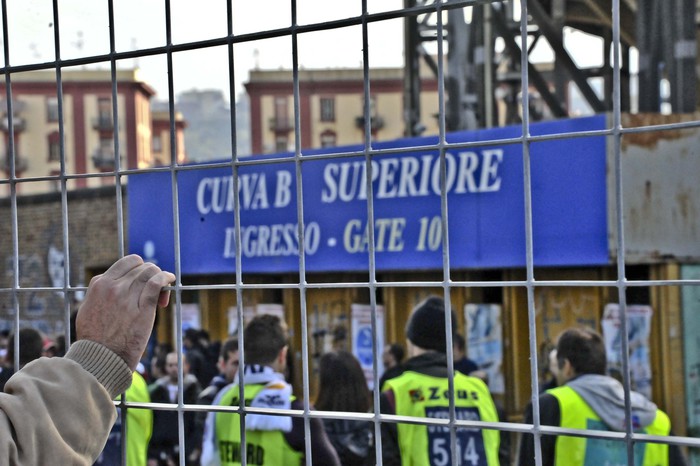 Napoli, è febbre Real Madrid: tifosi in fila dall’albo per la partita Champions di marzo