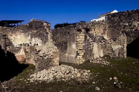 Pompei, crolla muro di un metro e mezzo all'interno degli Scavi