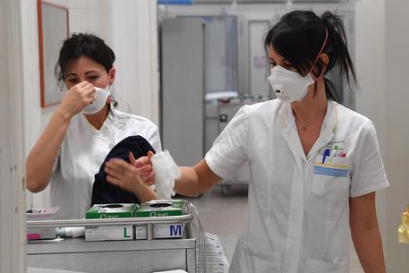 Sospetta meningite, chiuso liceo nel napoletano