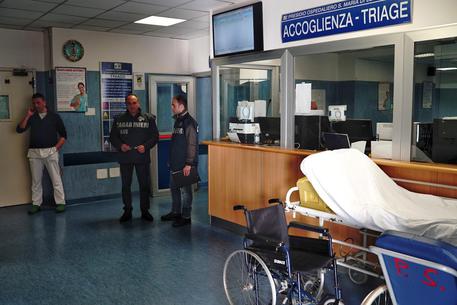 Ospedale Loreto Mare, sospesi cinque assenteisti