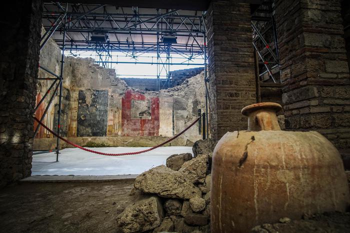 “Il Grande Progetto Pompei è diventato un esempio da seguire”, il Commissario dell’Unione Europea visita la Campania
