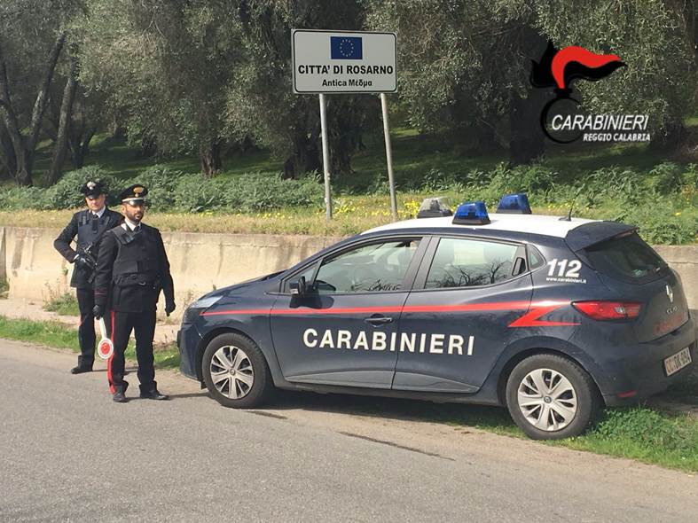 Controlli dei carabinieri a Rosarno