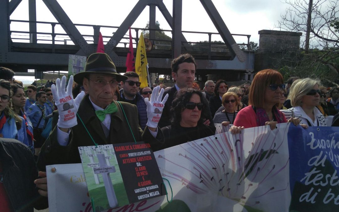 VIDEO – In migliaia al corteo di Libera a Locri  La festa per la legalità con don Luigi Ciotti
