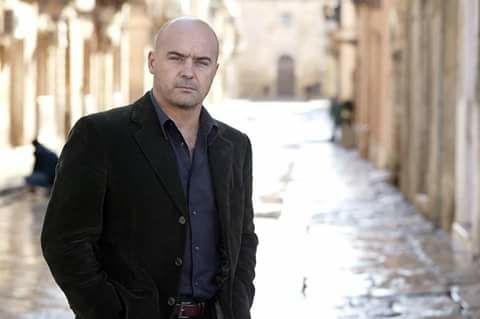 Luca Zingaretti è campione di share nei panni del commissario Montalbano di Andrea Camilleri