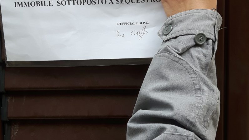Villa e costruzioni abusive a Reggio CalabriaSequestrati immobili, mancavano autorizzazioni