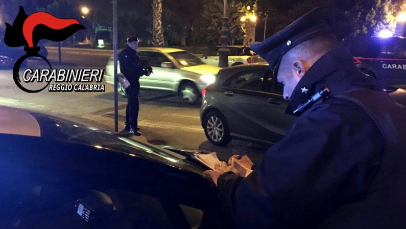 Fermano auto con tre giovani ad Arcavacata, carabinieriscoprono centinaia di grammi di droga dopo perquisizioni