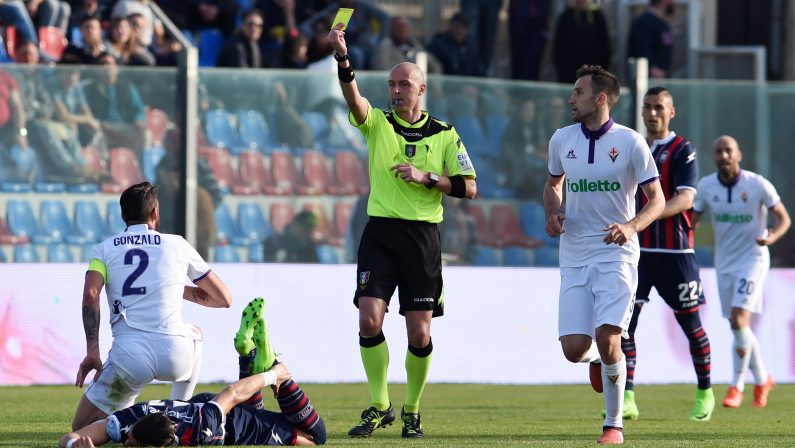 Crotone-Fiorentina, arrestato tifoso di CatanzaroE Vrenna attacca la classe arbitrale per un rigore