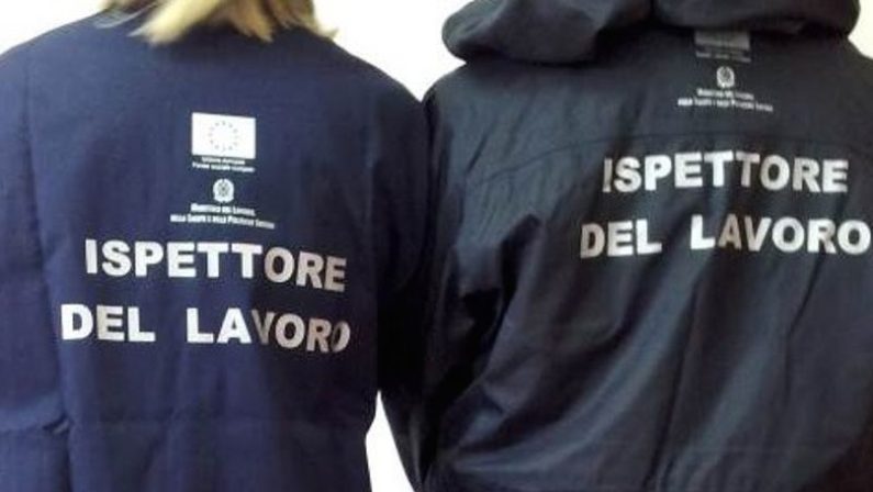 Ispettorato del lavoro, sospesa l'attività di un'azienda: scoperti 16 irregolari, 2 denunce