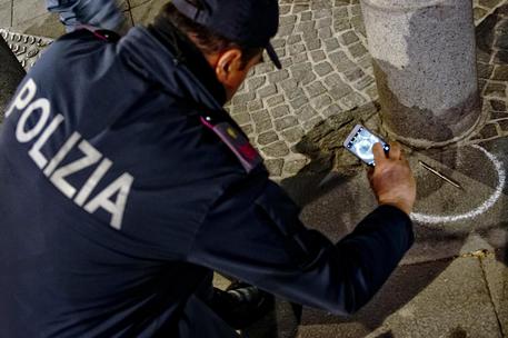 Napoli, minorenne ferito sul lungomare