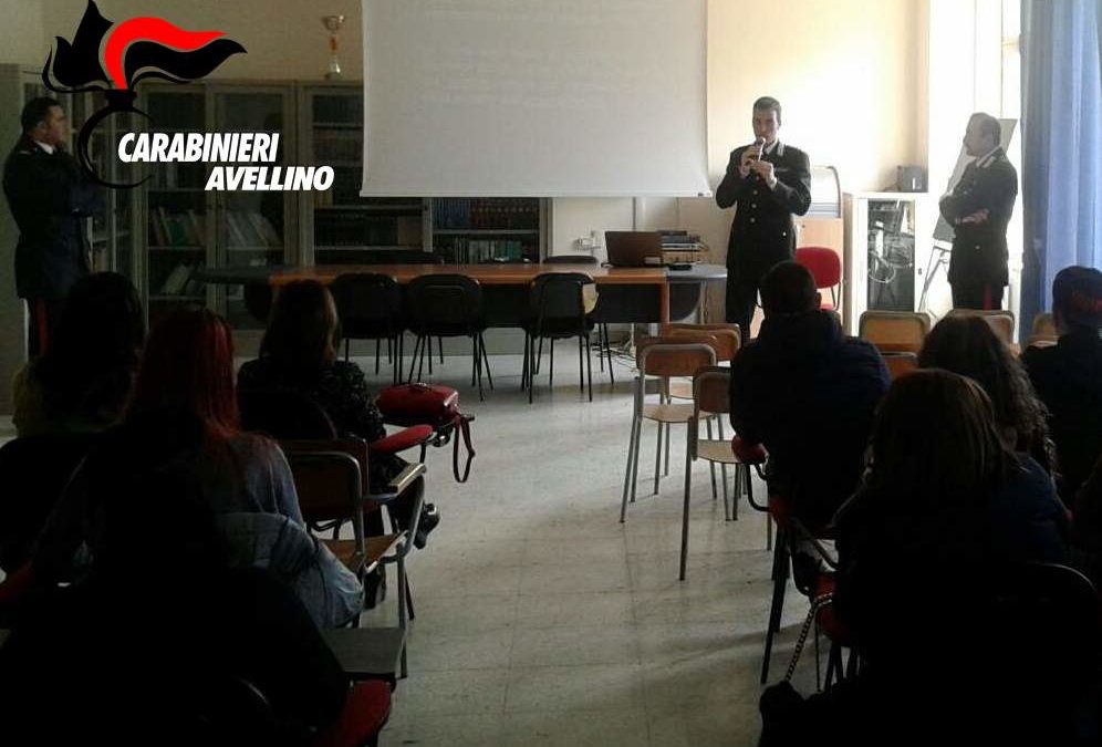 Cultura della legalità, i Carabinieri irpini incontrano gli alunni del “De Sanctis”