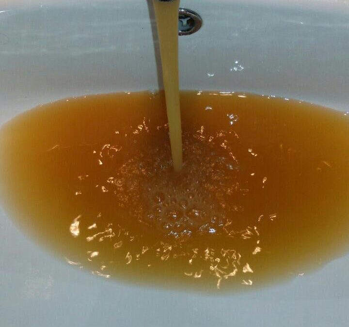L'acqua inservibile dei rubinetti di Montalto