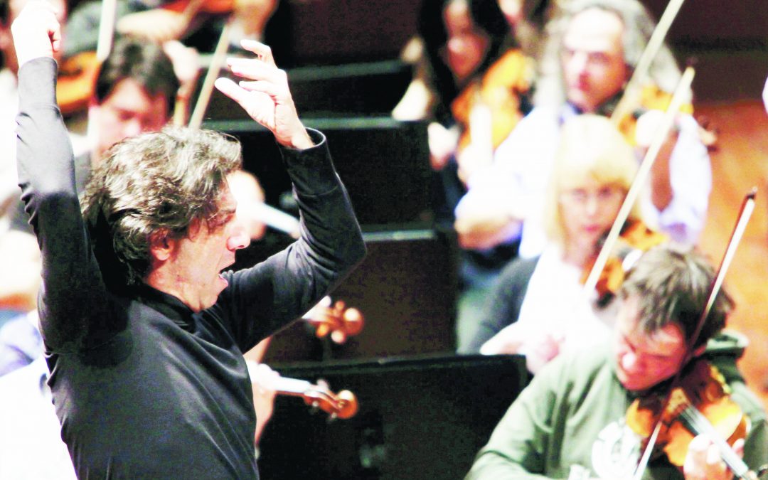 VIDEO – Antonio Puccio dirige l’orchestra sinfonica in Stabat Mater di Giovanni Battista Pergolesi