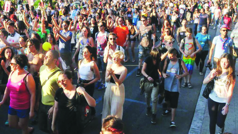 Calabria pride: l'orgoglio omosessuale in strada il Primo luglio a Cosenza dopo le edizioni di Reggio e Tropea