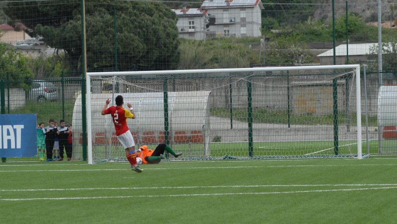 FOTO - Calcio, la finale del campionato JunioresL'Isola Capo Rizzuto batte Reggiomediterranea