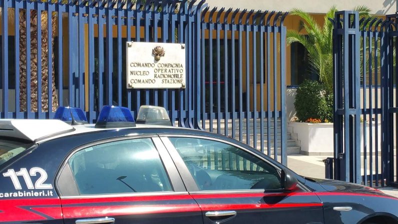 Prostituzione, lucciole in centro massaggi, due arresti nel napoletano