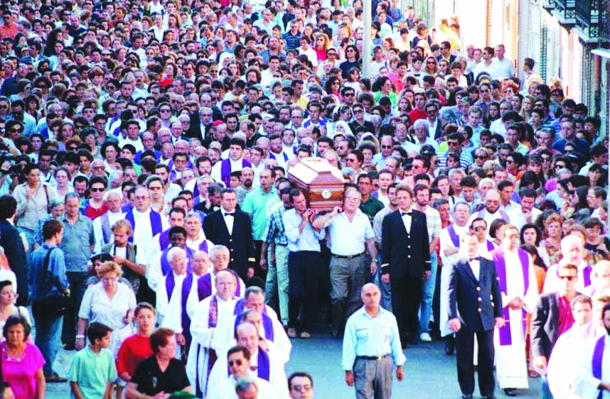 17 settembre 1993: i funerali di padre Puglisi, ai quali parteciparono circa 8mila persone