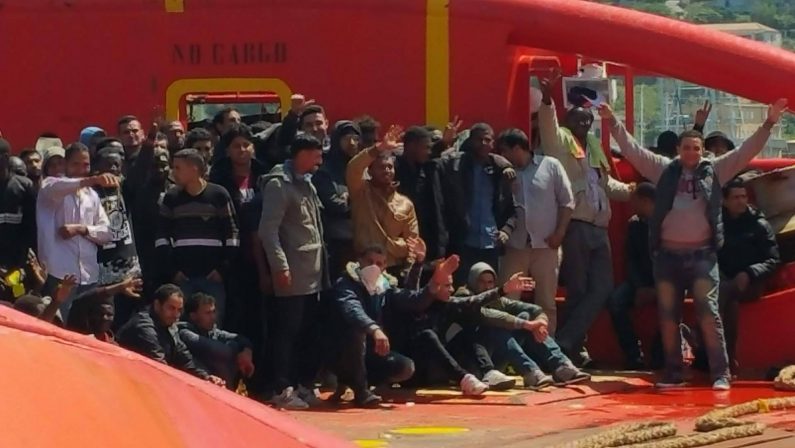Sbarco di migranti nel porto di Vibo, sono 548Prosegue l'ondata di soccorsi in Calabria