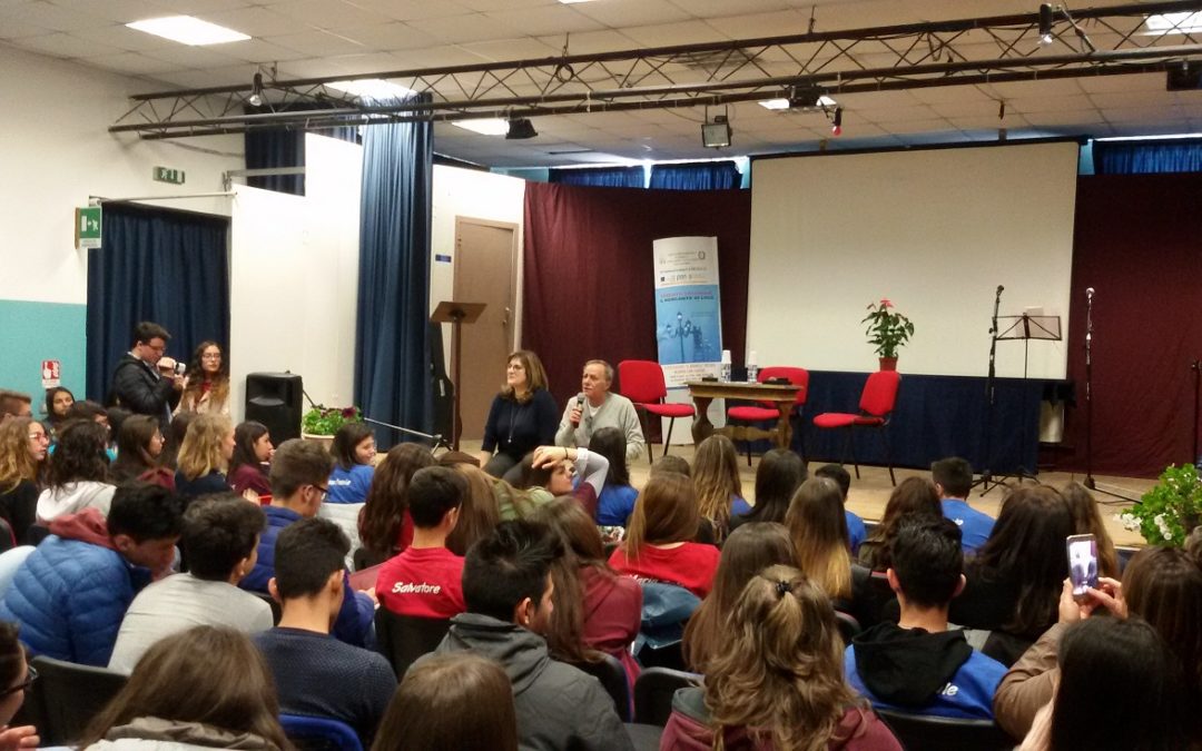 Roberto Vecchioni parla agli studenti
