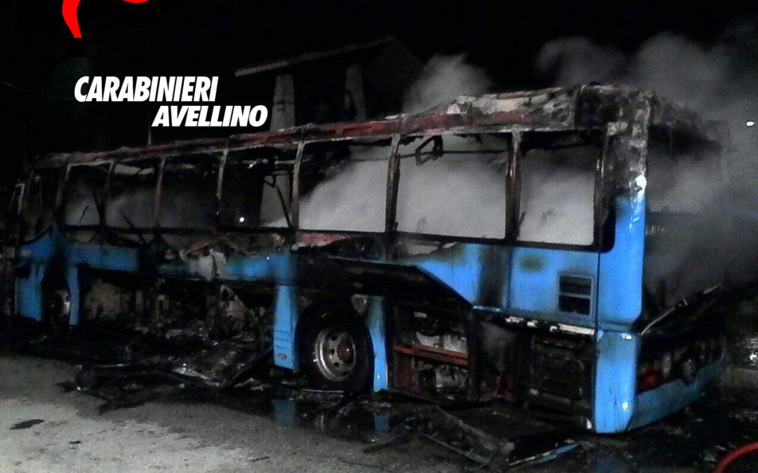 Serino: incendio del bus Air : denuncianto dai Carabinieri il presunto responsabile