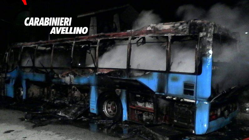 Serino: incendio del bus Air, denunciato dai Carabinieri il presunto responsabile 