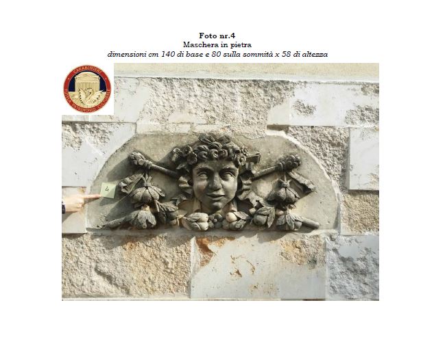 Antichi bassorilievi che adornavano il teatro Manfroce di Palmi scoperti dai carabinieri in una casa: due denunce