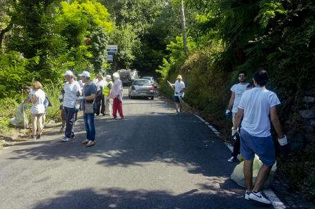 Rifiuti, raccolti ben 700kg sul Vesuvio