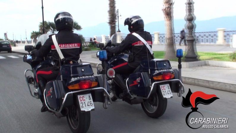 Evade dai domiciliari e lo sorprendono i carabinieri, un arresto a Reggio Calabria