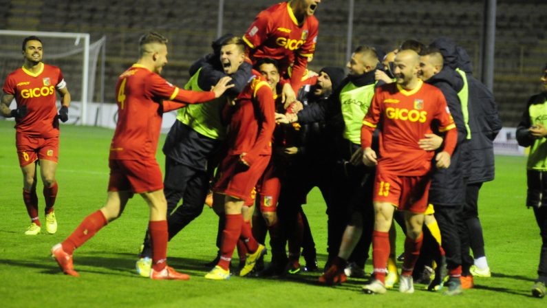 Lega Pro, il derby finisce 1-1: il Catanzaro si salva, la Vibonese retrocede in Serie D