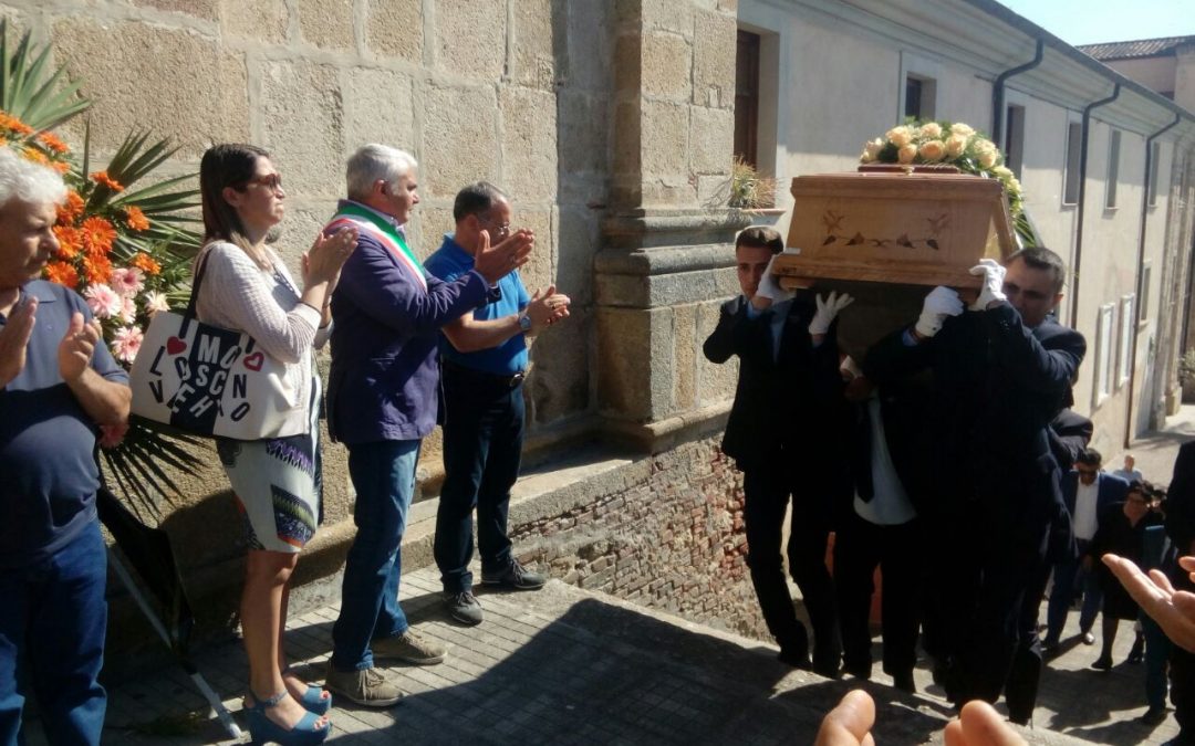 FOTO – Tristezza ai funerali di Maria Rosaria Turcarolo  L’avvocato di Soriano deceduto in un incidente stradale