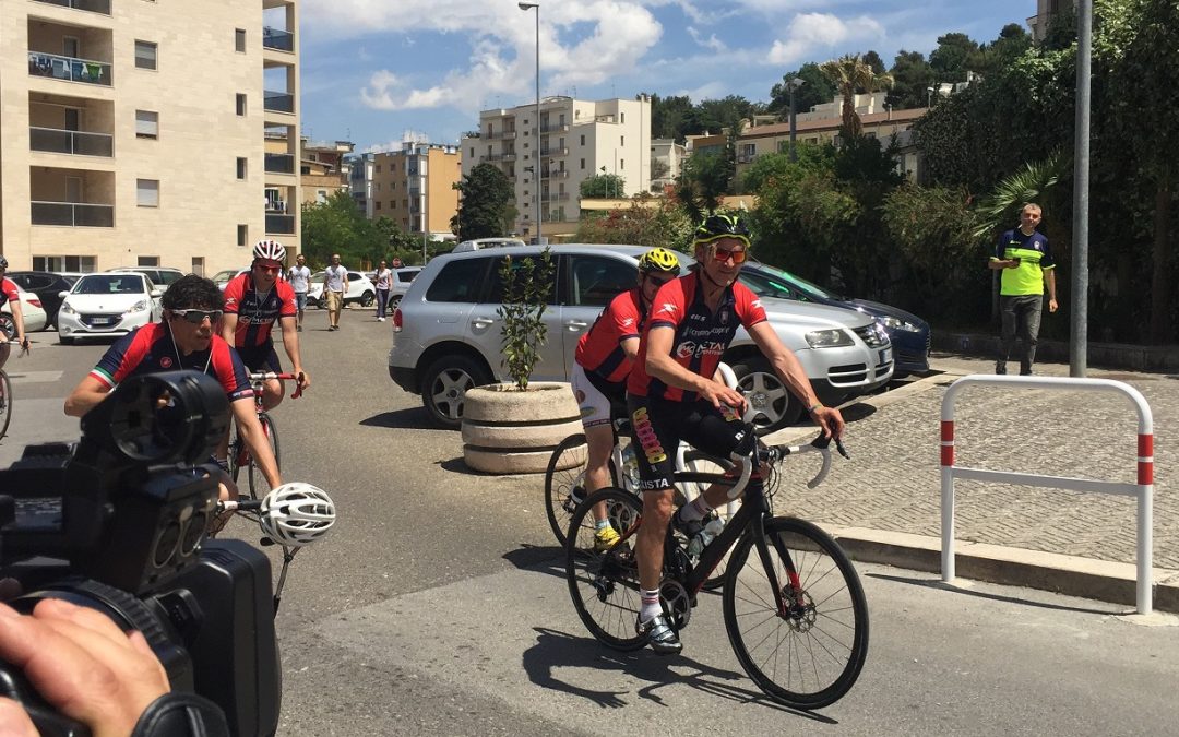 Davide Nicola in bici a Matera