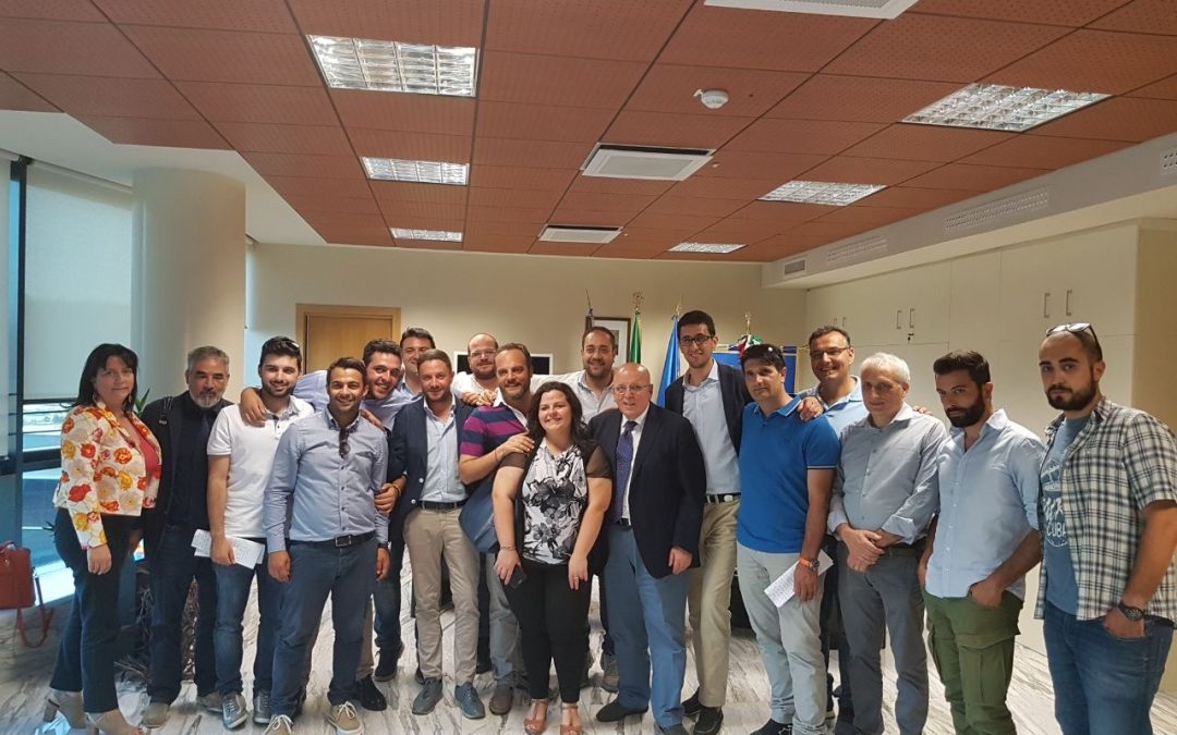 Il governatore Oliverio assieme alla delegazione dei sindaci della Presila
