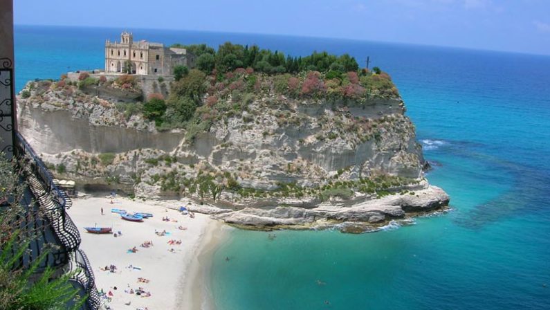 La Costa degli dei tra le prime destinazioni d'ItaliaUna ricerca premia la meta turistica calabrese