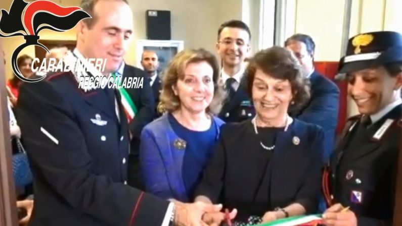 VIDEO - Prima denuncia nel centro contro la violenzaL'iniziativa a Locri di Carabinieri e Soroptimist