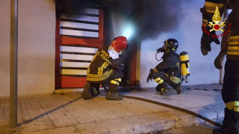Forte esplosione in pieno centro città a CrotoneDistrutto un centro scommesse dietro il municipio