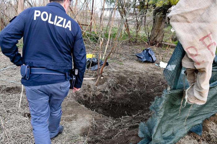 Omicidi di camorra ad Afragola: corpi fatti a pezzi e sotterrati, coinvolto anche un minorenne: 2 arresti