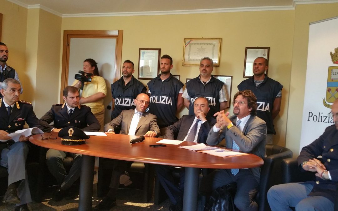 La conferenza stampa con il procuratore Gratteri