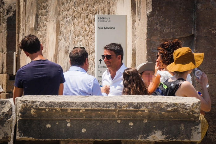 Pompei, visita a sopresa di Renzi: meraviglia e orgoglio d'Italia