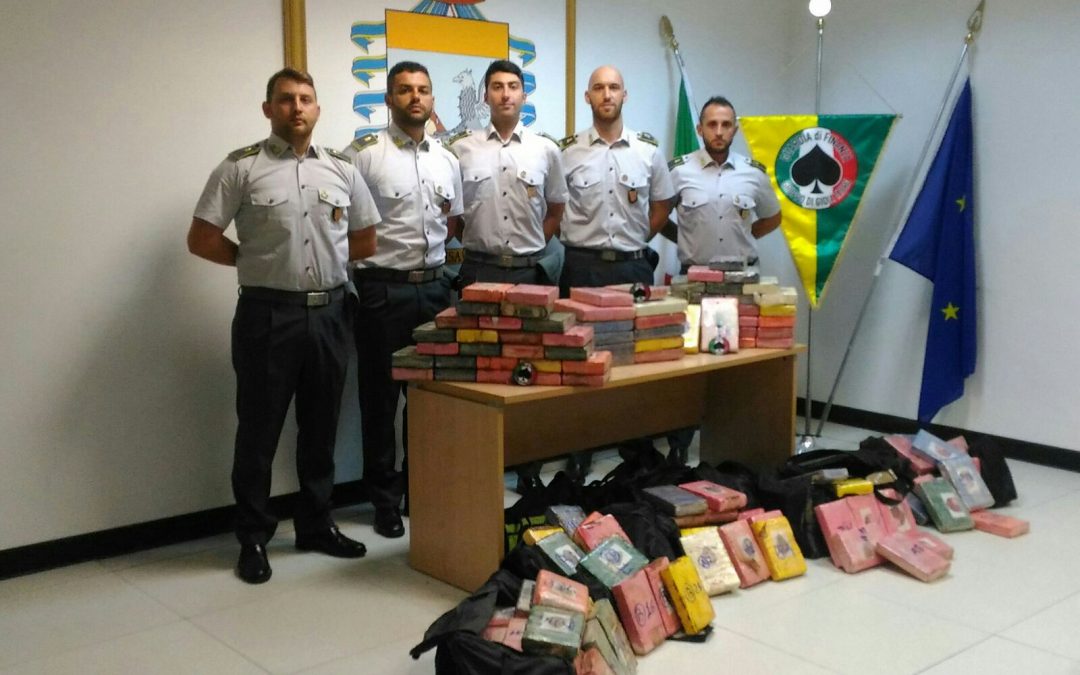 La cocaina sequestrata dai Finanzieri