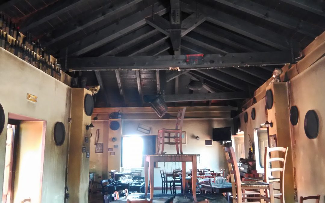 VIDEO – In fiamme il ristorante Ai reduci a Catanzaro  Le immagini nel locale dopo l’incendio