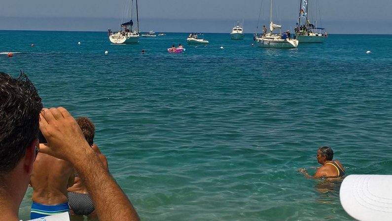 FOTO - La traversata da Stromboli a TropeaL'impresa di Notarianni per amore del figlio