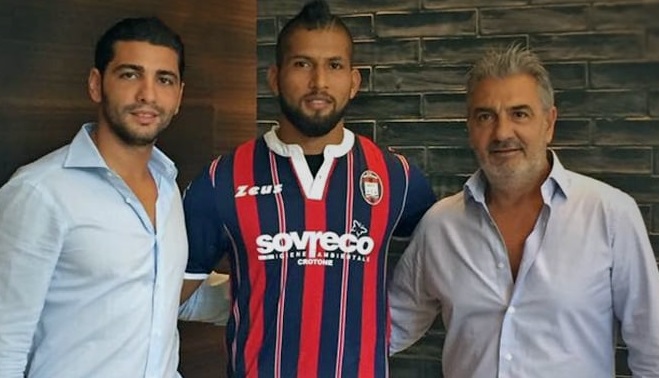 Romero con i dirigenti del Crotone