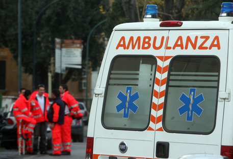 Cade da ponteggio a Napoli, 16enne in gravi condizioni