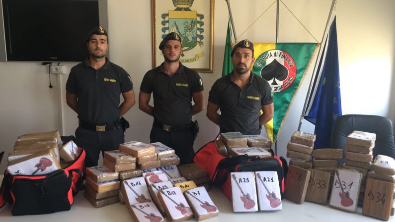 Oltre due quintali di cocaina purissima al porto di Gioia Tauro  Immessa sul mercato avrebbe fruttato ben 43 milioni di euro