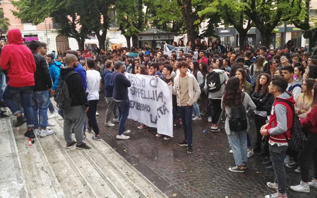 La protesta degli studenti del liceo Fermi