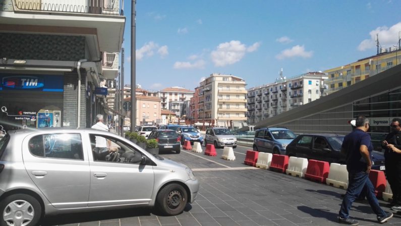 VIDEO - Isola pedonale di via Misasi, nuovi percorsi in centro città a Cosenza
